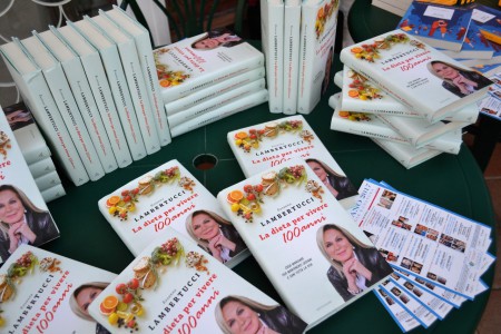 Rosanna Lambertucci, La dieta per vivere 100 anni (Mondadori) 2017